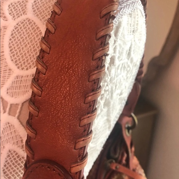 Isabella Fiore Authentic Woven Leather Shoulder Bag - Picture 4 of 16